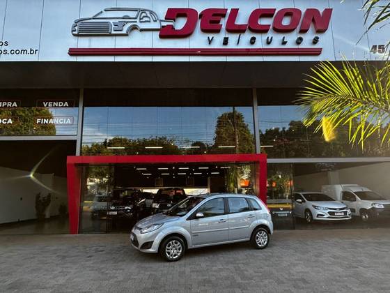 FORD FIESTA 1.6 ROCAM HATCH 8V FLEX 4P MANUAL